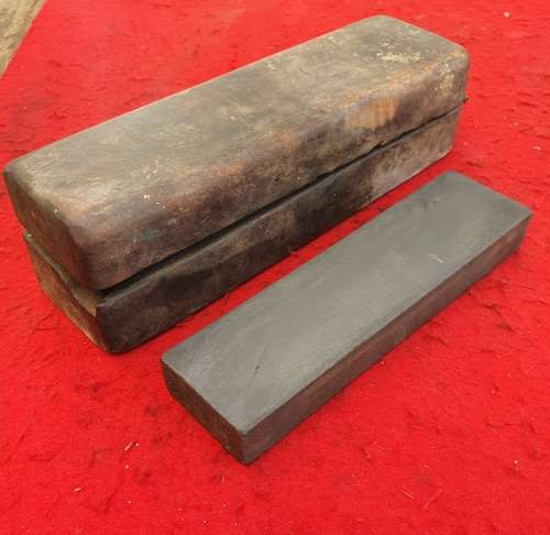 ANTIQUE BIG KNIFE SHARPENING FINE STONE WITH WOODEN CASE. ( SLYPSTEEN /WHETSTONE )