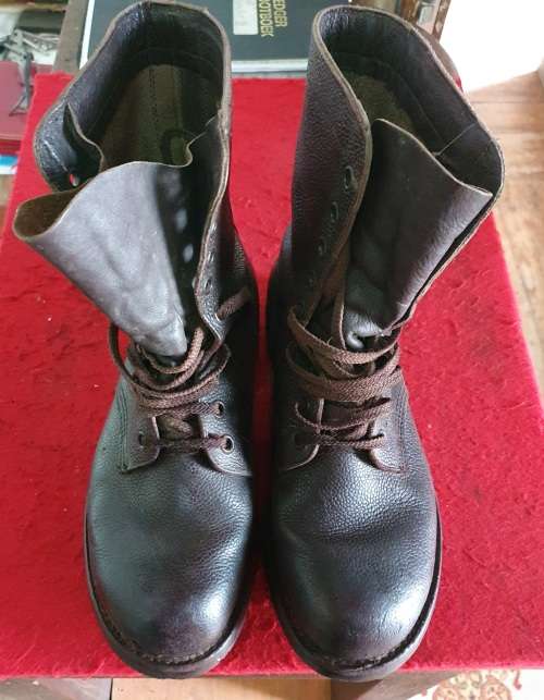 1986 SIZE 9 BOOTS. VERY GOOD CONDITION.WAYTREAD