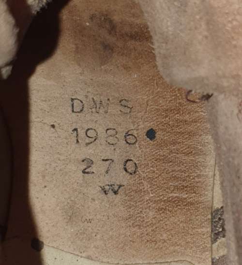 1986 SIZE 9 BOOTS. VERY GOOD CONDITION.WAYTREAD