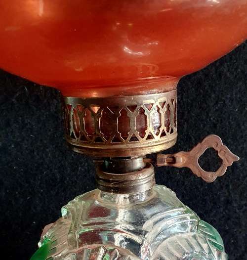 120 MORE ITEMS ON SAME AUCTION!! ANTIQUE HUGE 41 CM HIGH OIL LAMP. STUNNING DETAIL !!