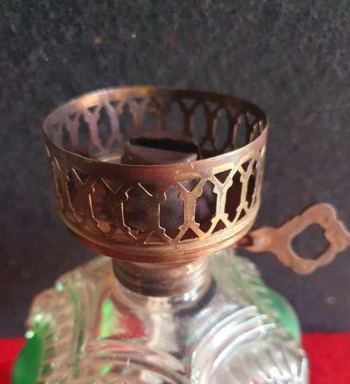 120 MORE ITEMS ON SAME AUCTION!! ANTIQUE HUGE 41 CM HIGH OIL LAMP. STUNNING DETAIL !!