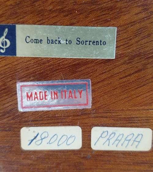 VINTAGE OVAL ITALIAN SORRENTO MARQUETRY CHAIRSIDE TABLE WITH MUSIC BOX.