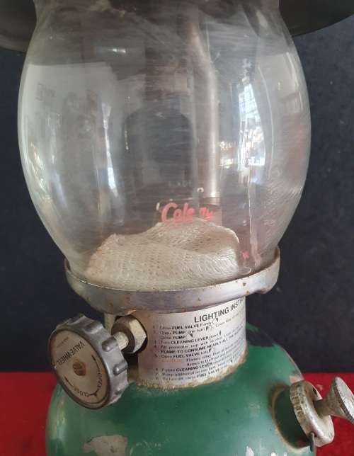 VINTAGE COLEMAN 201 KEROSENE LANTERN. ORIGINAL GLASS. WICHITA KANSAS.