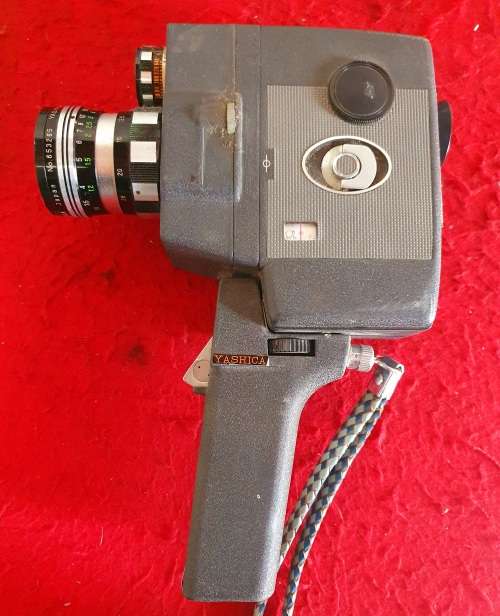 VINTAGE YASHICA UP 8MM MOVIE CINE CAMERA