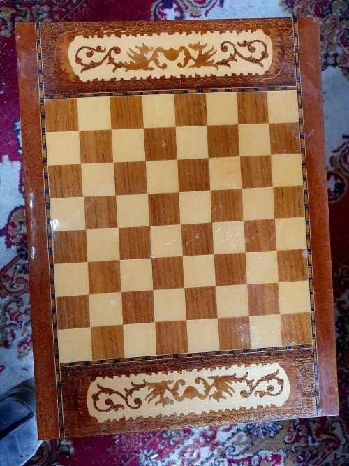 VINTAGE  ITALIAN MARQUETRY CHESS TABLE WITH VELVET CHESS PIECE INNER.