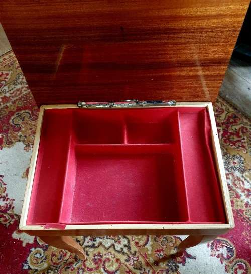 VINTAGE  ITALIAN MARQUETRY CHESS TABLE WITH VELVET CHESS PIECE INNER.