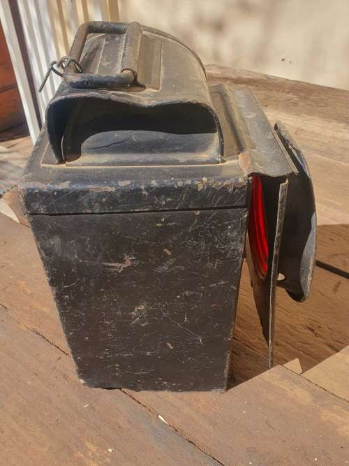 ANTIQUE HUGE RAILWAY SIGNAL LAMP.