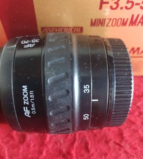 SIGMA 28-80mm F3.5-5.6 11 MINI ZOOM MACRO LENS IN BOX.