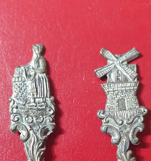 120 MORE LOTS ON SAME AUCTION ! 4 x ANTIQUE DELFT TEA SPOONS ! STUNNING DETAIL !!