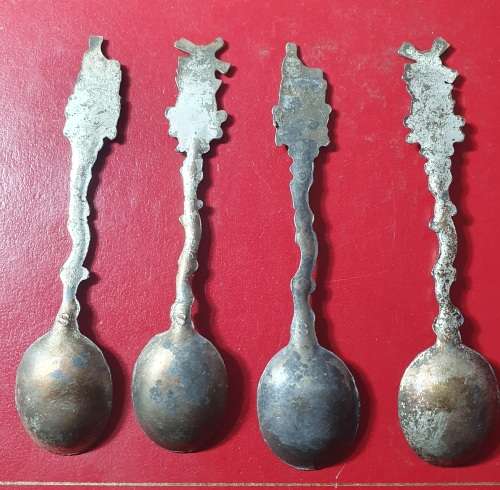 120 MORE LOTS ON SAME AUCTION ! 4 x ANTIQUE DELFT TEA SPOONS ! STUNNING DETAIL !!