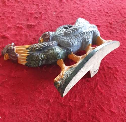 HUGE HEAVY CAST IRON VINTAGE CHICKEN MOTIVE DOOR STOP. 19CM HIGH X 20CM LONG. STUNNING DETAIL.