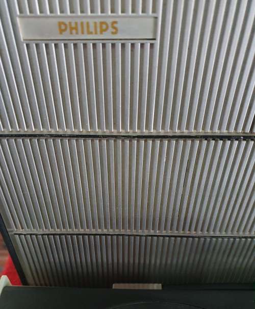VINTAGE 1970s PHILIPS 503 VINYL RECORD PLAYER. ELEC OR BAT OPERATED. EXCELLENT WORKING CONDITION!!