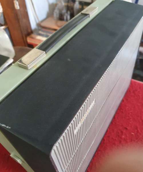 VINTAGE 1970s PHILIPS 503 VINYL RECORD PLAYER. ELEC OR BAT OPERATED. EXCELLENT WORKING CONDITION!!