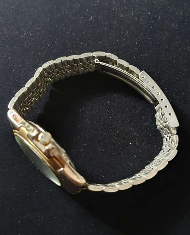 VINTAGE SEIKO QUARTS SUBMARINER MENS WATCH.