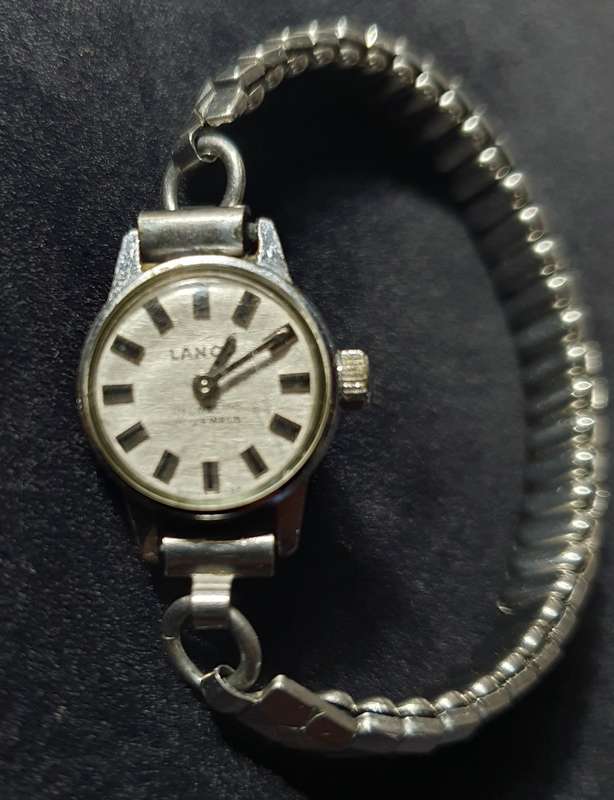 VINTAGE LANCO INCABLOC 17 JEWELS SWISS MADE LADIES WINDING WATCH. WORKING.