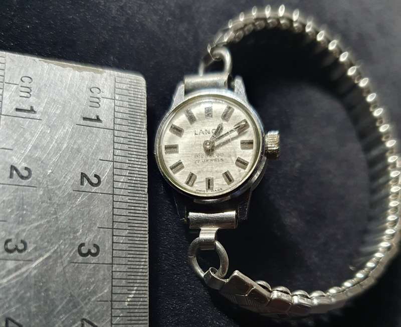 VINTAGE LANCO INCABLOC 17 JEWELS SWISS MADE LADIES WINDING WATCH. WORKING.
