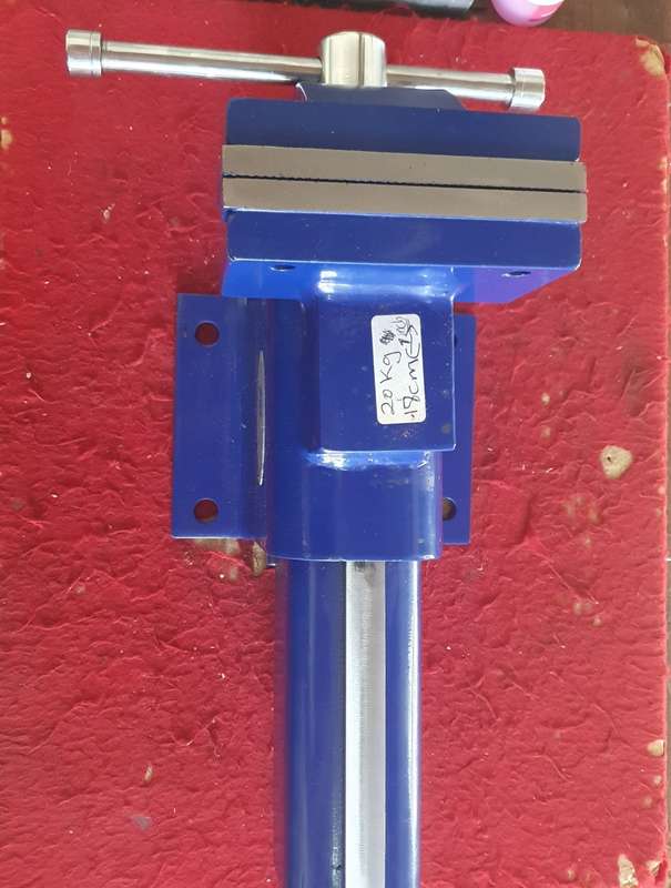 HUGE 20KG / 18CM CLAMP OPENING  BENCH WRENCH. NEVER BEEN USED.