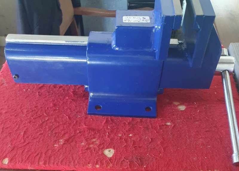 HUGE 20KG / 18CM CLAMP OPENING  BENCH WRENCH. NEVER BEEN USED.