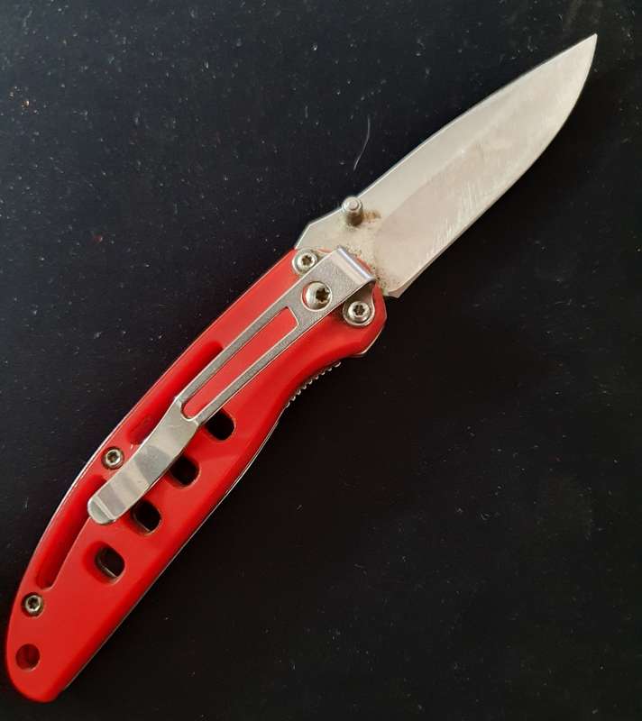 MASTERCRAFT LOCK FOLDING KNIFE WITH BELT CLIP. 17CM LONG.