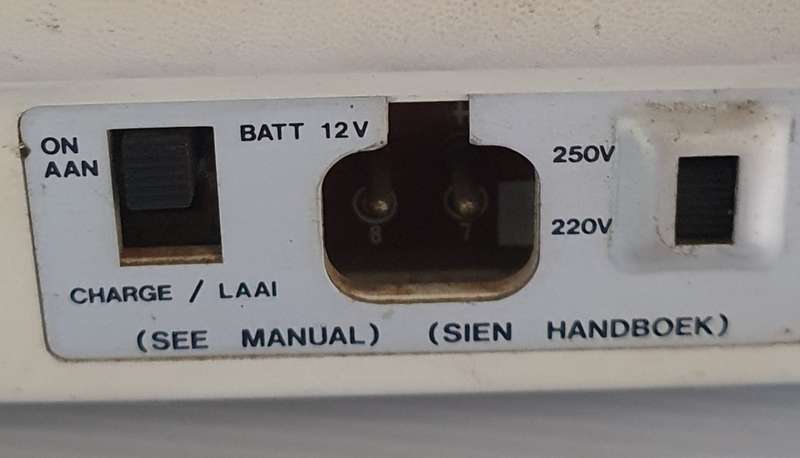 1960s SONY B&W PORTABLE TV. 12V, 220V,250V. MODEL P1400.