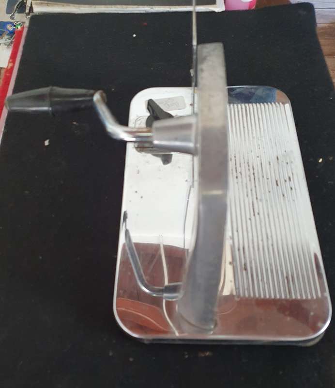 VINTAGE PINEWARE BREAD / MEAT SLICER.  90 X MORE LOTS SAME AUCTION !!