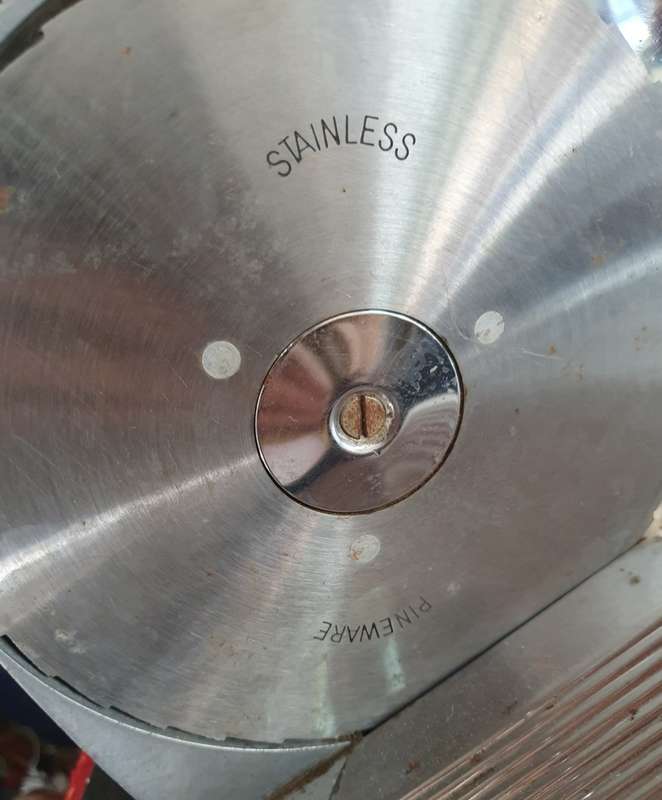 VINTAGE PINEWARE BREAD / MEAT SLICER.  90 X MORE LOTS SAME AUCTION !!