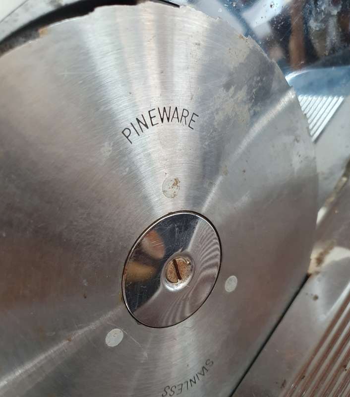 VINTAGE PINEWARE BREAD / MEAT SLICER.  90 X MORE LOTS SAME AUCTION !!