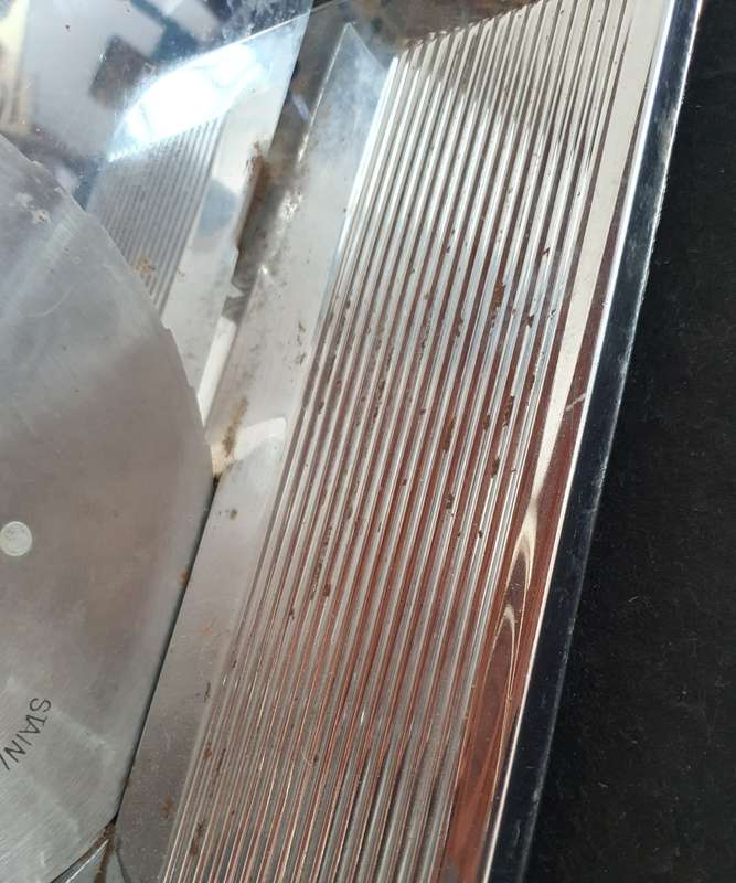 VINTAGE PINEWARE BREAD / MEAT SLICER.  90 X MORE LOTS SAME AUCTION !!