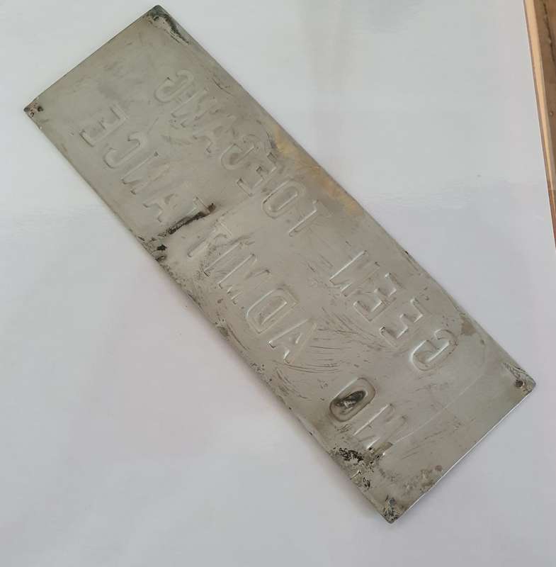 VINTAGE THICK HEAVY METAL SIGHN. GEEN TOEGANG. 39CM X 14CM. 90 X LOTS MORE SAME AUCTION !!