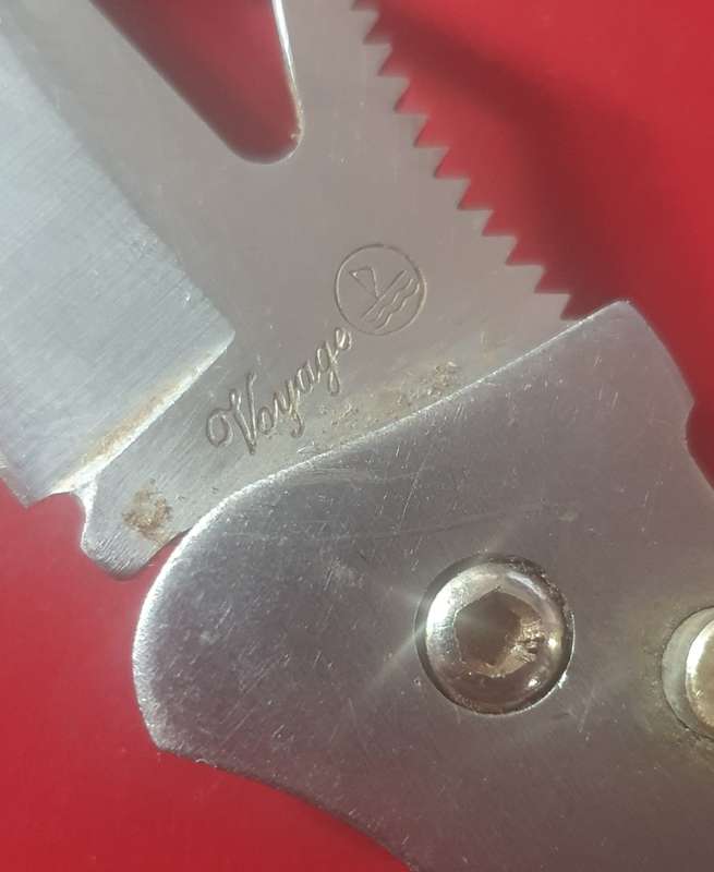 VOYAGE STAINLESS FOLDING KNIFE WITH BELT CLIP. 20CM LONG.
