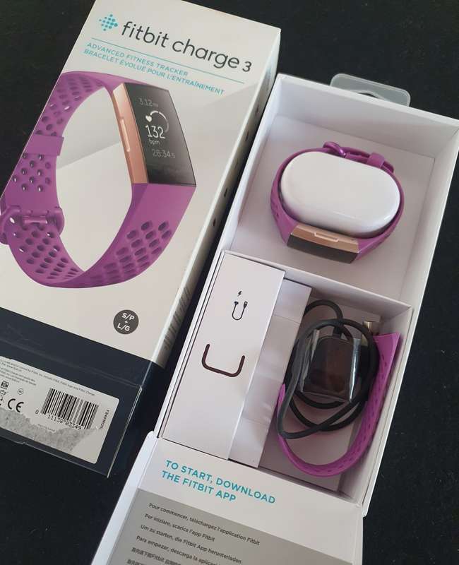 FITBIT CHARGE 3 ADVANCED FITNESS TRACKER