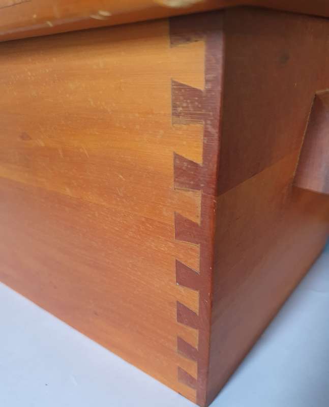 ANTIQUE SOLID YELLOW WOOD BIG HARBERDASHERY KIST. 52CM LONG . REMOVABLE SHELF