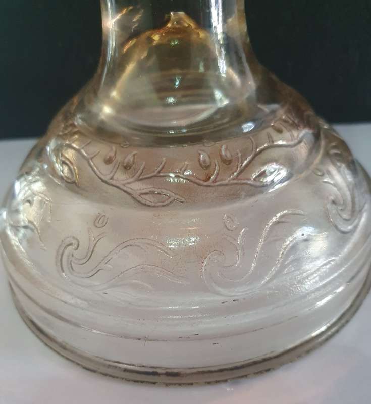 ANTIQUE HUGE 46CM HIGH PARAFFIN LAMP. STUNNING DETAIL !!