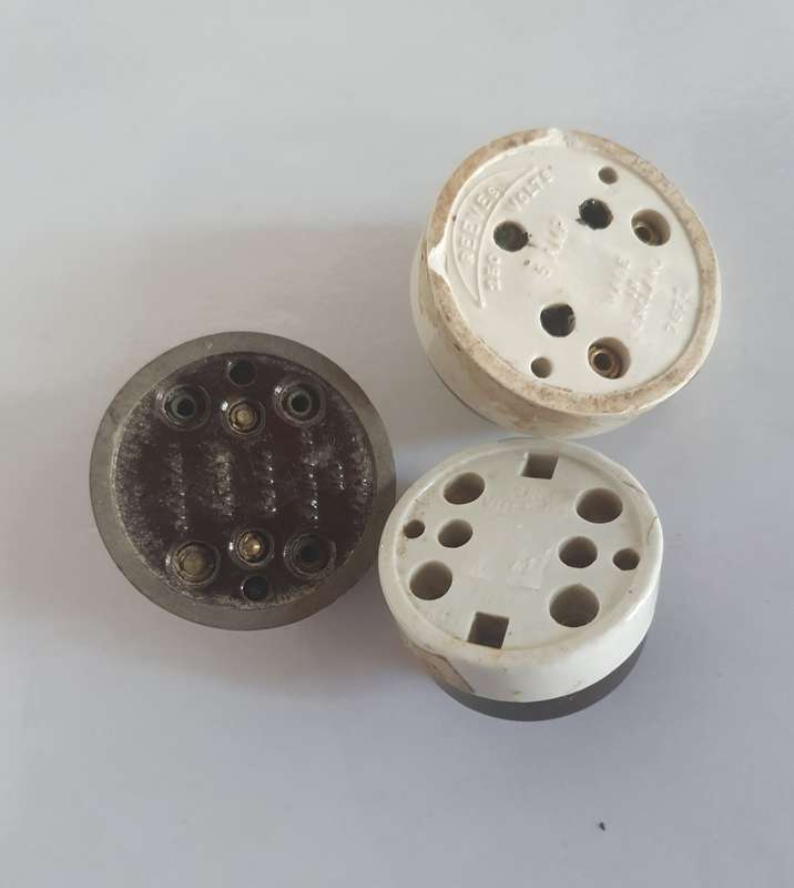 3 X ANTIQUE LIGHT SWITCHES. 1 X BRASS AND PORCELAIN 2 X BAKELITE AND PORCELIAN. ONE BID FOR ALL.