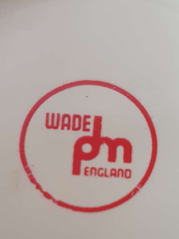 VINTAGE WHITE HORSE WHISKY JUG. WADE ENGLAND.