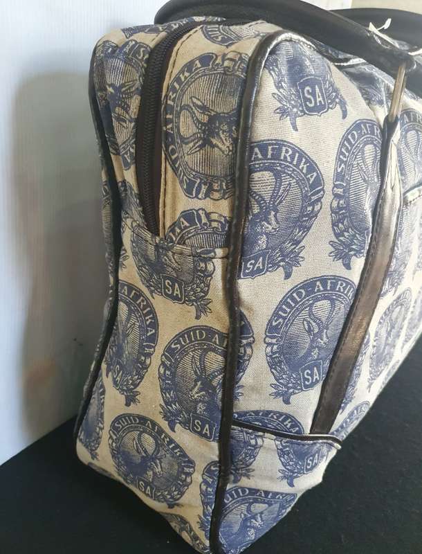 MONGOOSE HANDCRAFTED WEEKEND BAG WITH OLD SA STAMP LOGO.  UNUSED.