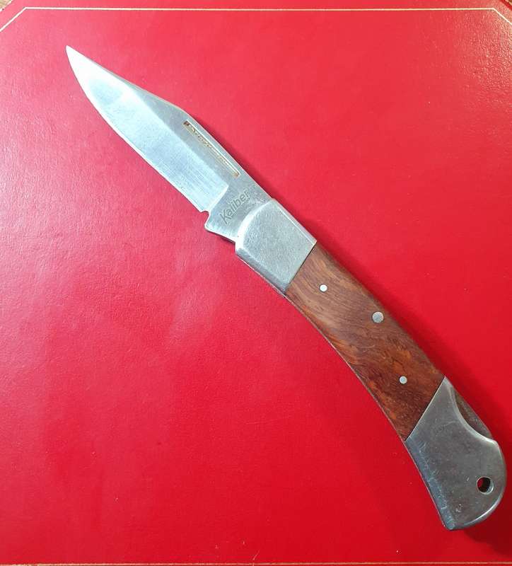 KALIBER FOLDING KNIFE. 19CM LONG.