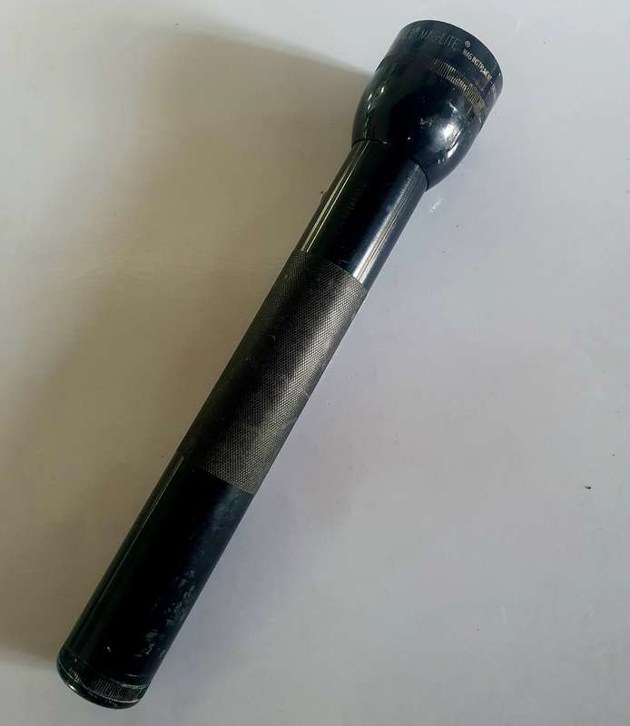 3 CELL MAG-LITE FOR RESTORATION JOB. 32CM LONG.