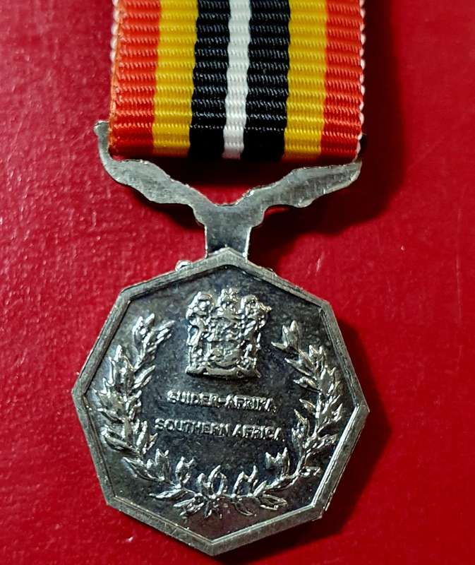 1987 SADF SOUTHERN AFRICA MEDAL , MINIATURE.
