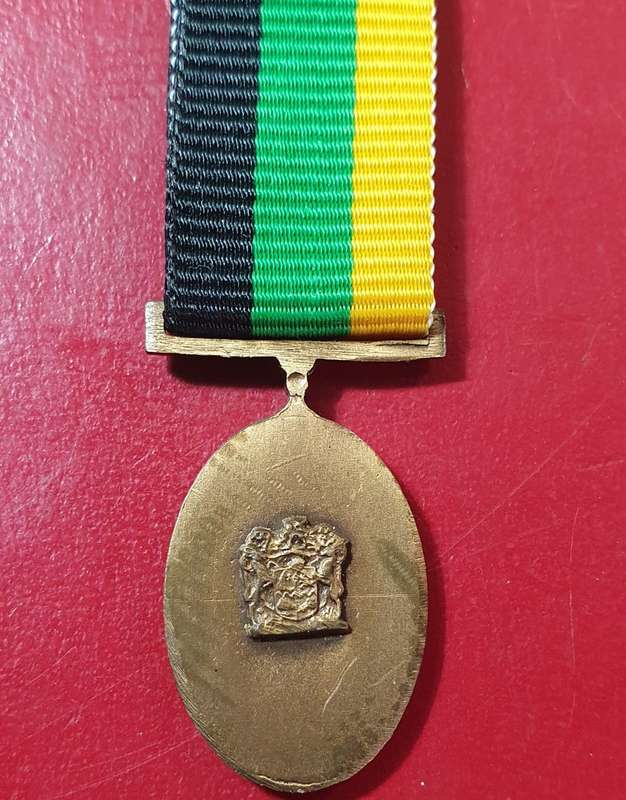 10 YEARS SERVICE MEDAL.  MINIATURE. uMKHONTO WE SIZWE.
