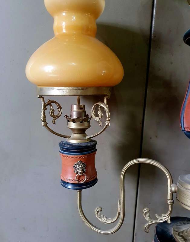 HUGE ANTIQUE 3 LIGHT CHANDELIER. EXCEPTIONAL DETAIL !!