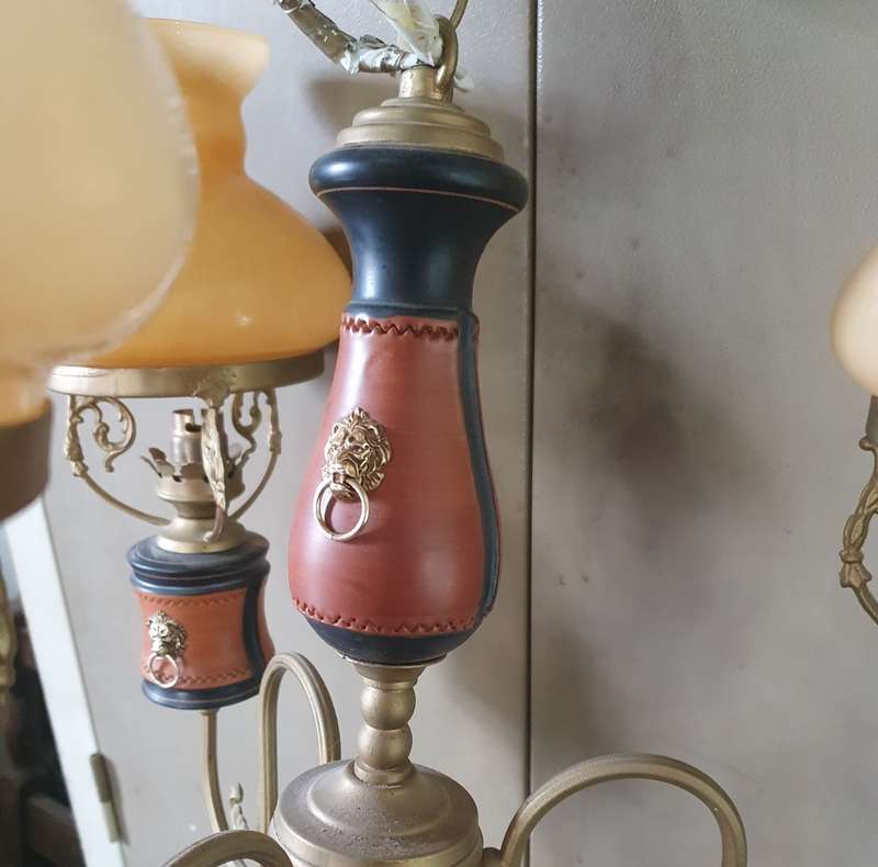HUGE ANTIQUE 3 LIGHT CHANDELIER. EXCEPTIONAL DETAIL !!