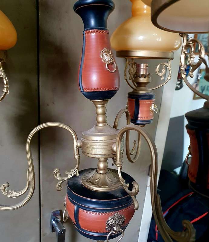 HUGE ANTIQUE 3 LIGHT CHANDELIER. EXCEPTIONAL DETAIL !!