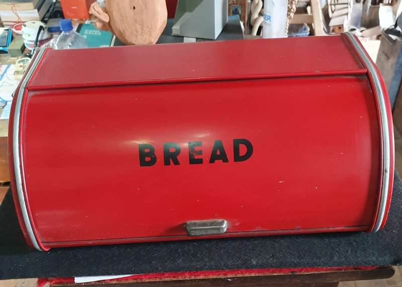 VINTAGE KROST STEELWARE BREAD BIN.