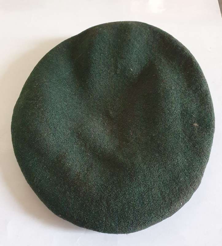 3 SAI BERET AND BADGE.  SIZE 59.