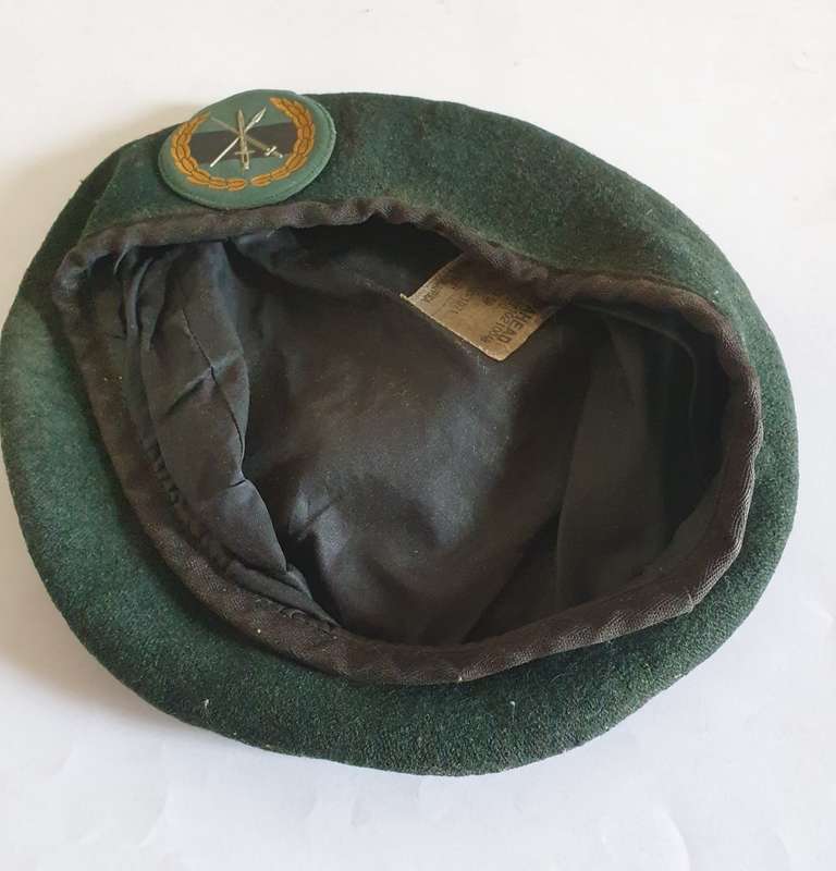 3 SAI BERET AND BADGE.  SIZE 59.