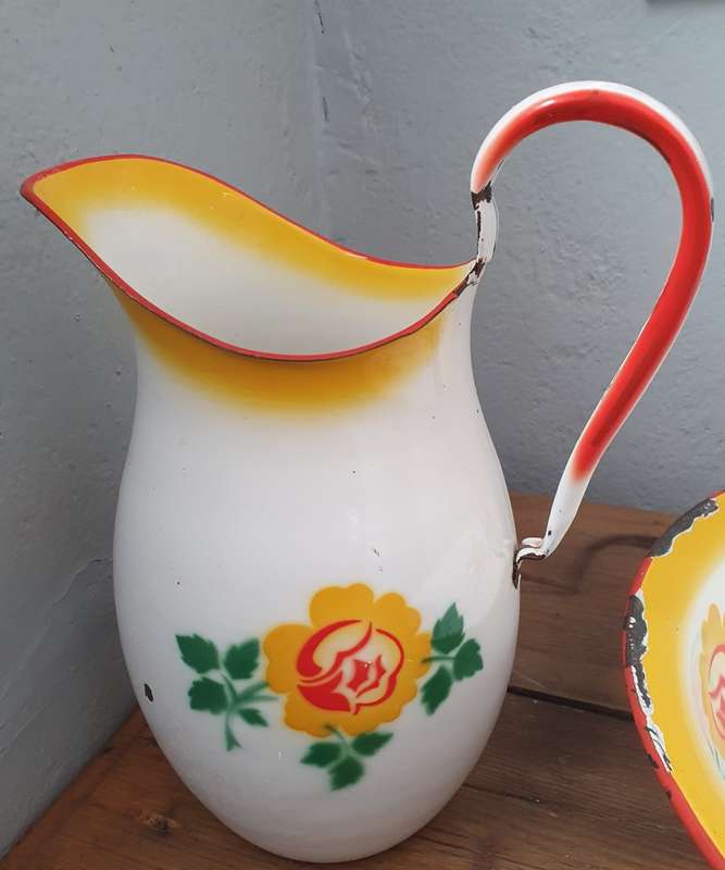 ANTIQUE ENAMEL WASHING BASIN AND WATER JUG. YUGOSLAVIA.