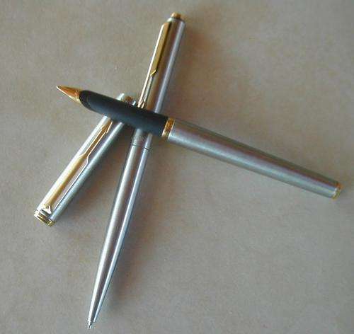 PARKER FOUNTAIN PEN AND PENCIL SET !