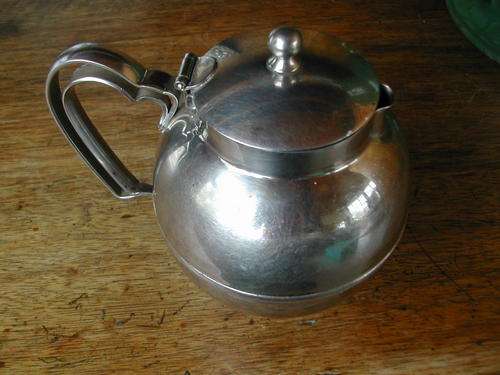 VINTAGE TEA POT. OLDE HALL. STAINLESS STEEL. ( from the blue train)