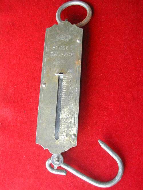 ANTIEKE BRASS TREK SKAAL.